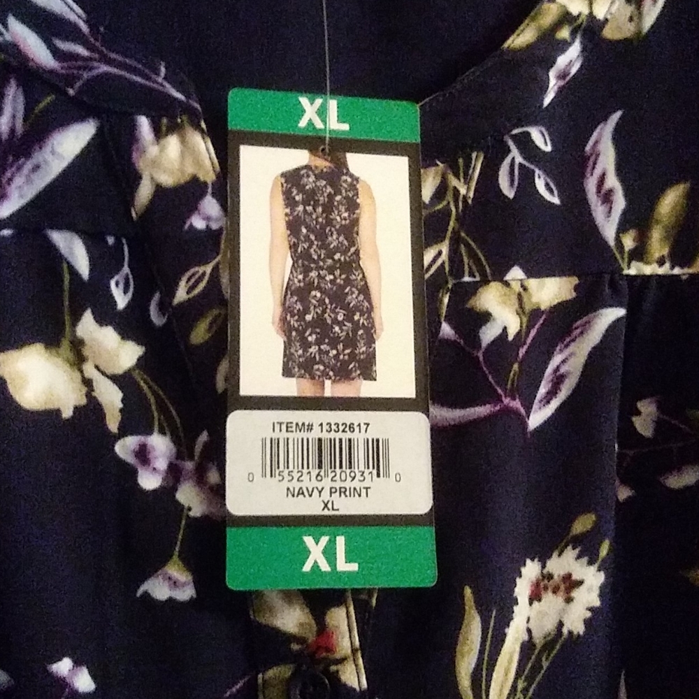Dress - Picture 3 of 3